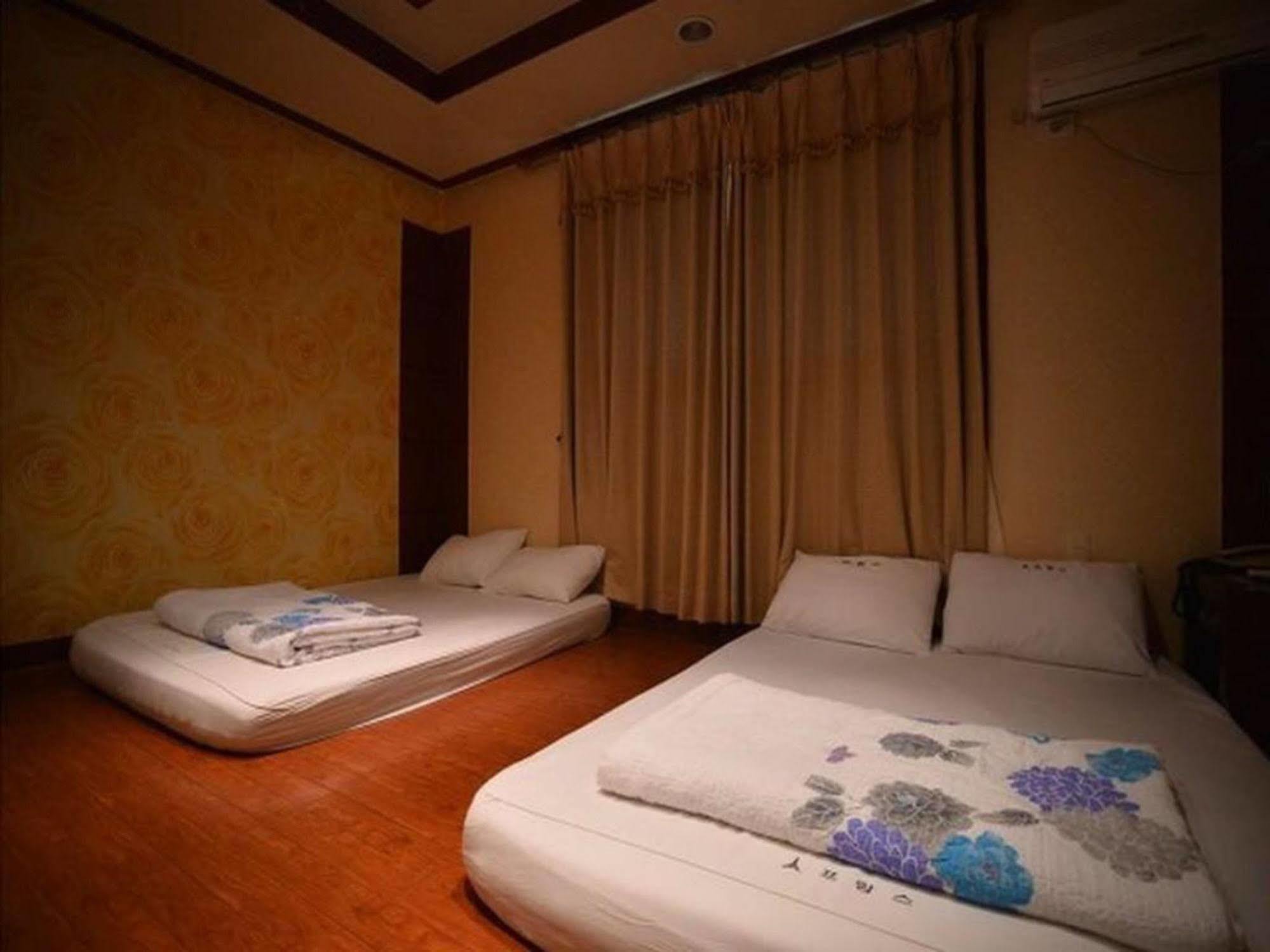 Am Ort Hotel Yeosu Luaran gambar
